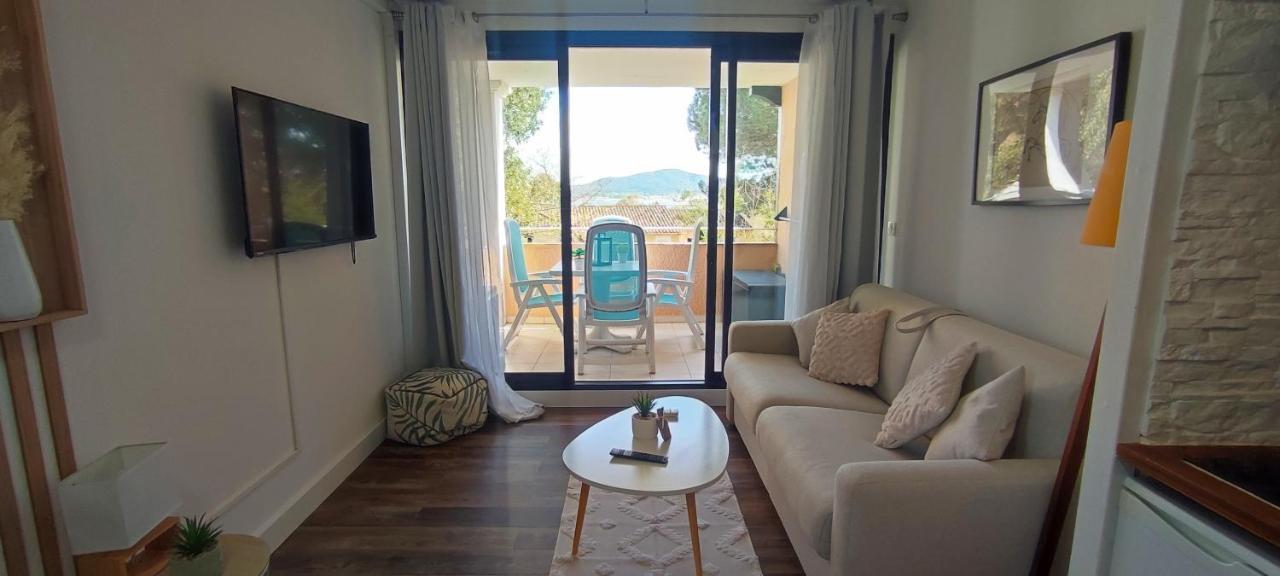 Chez Adriana Studio Vue Mer Avec Piscine Grimaud Exterior foto